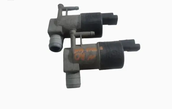 Nissan Navara Windscreen/windshield washer pump