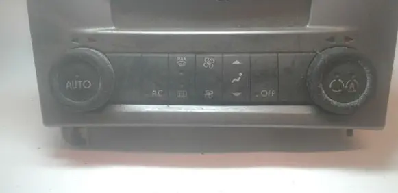 Renault Laguna II Climate control unit 820181132 52485201