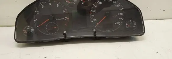 Audi A4 S4 B5 8D Speedometer (instrument cluster) 88311226