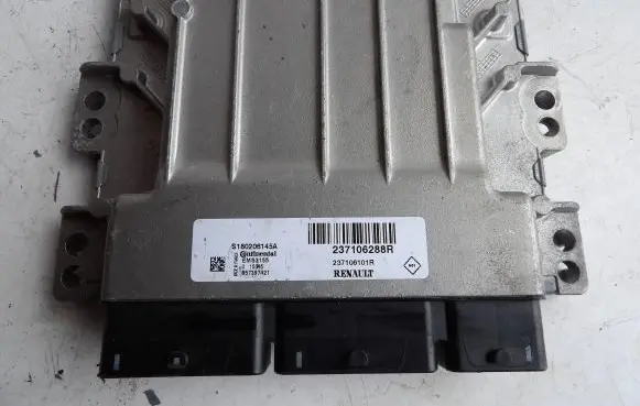 Renault Megane IV Engine control unit/module 237106288R 237106101R S180206145A