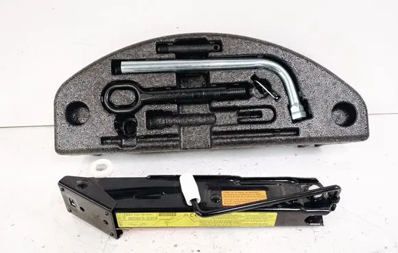 Audi A8 S8 D4 4H Tool set 4H0011031C 4H0012110 4H0605615
