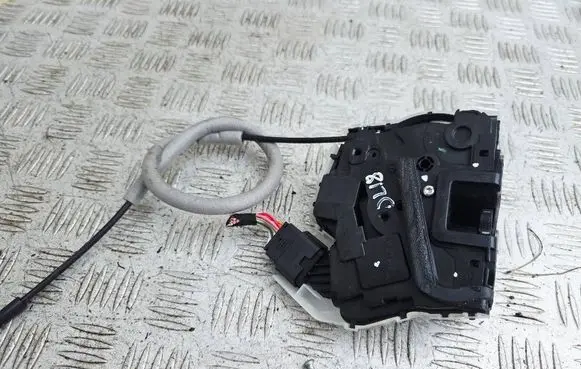 MG ZS Front door lock 10375872