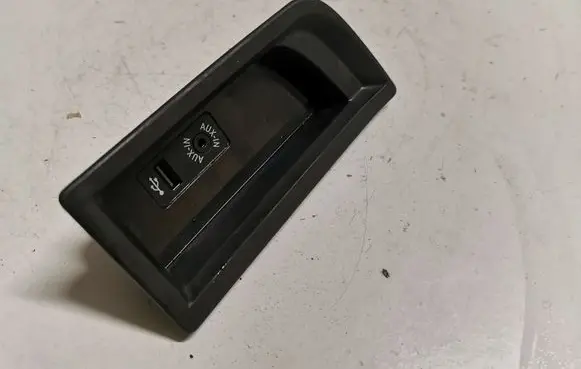 BMW 3 F30 F35 F31 EUR ISO radio connector 9207357