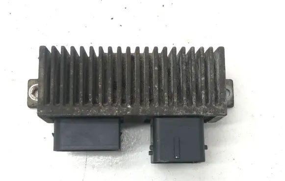 Renault Scenic III - Grand scenic III Glow plug pre-heat relay 8200558438A RCS812