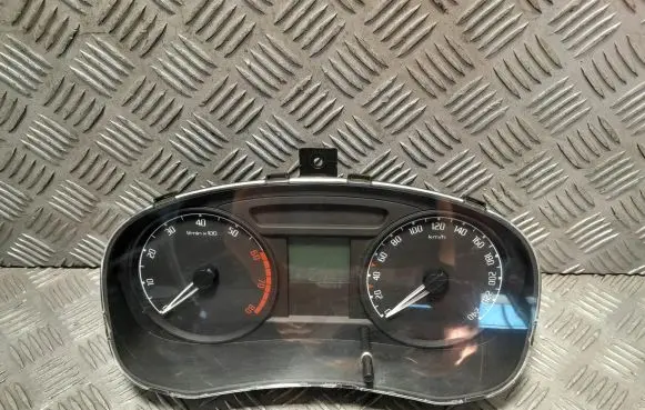 Skoda Fabia Mk2 (5J) Speedometer (instrument cluster) 5J0920801B