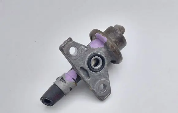 Honda Civic Fuel pressure regulator