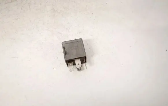 Audi A6 S6 C5 4B Other relay 8d0951253a v23134-b52-x301