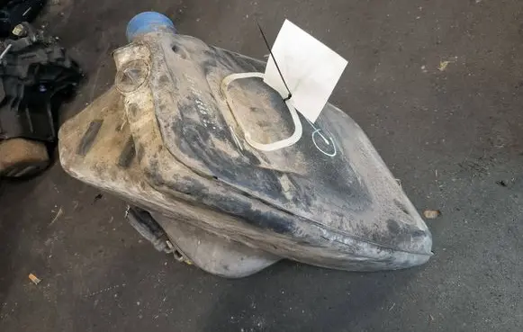 Chevrolet Corvette C5 Fuel tank 