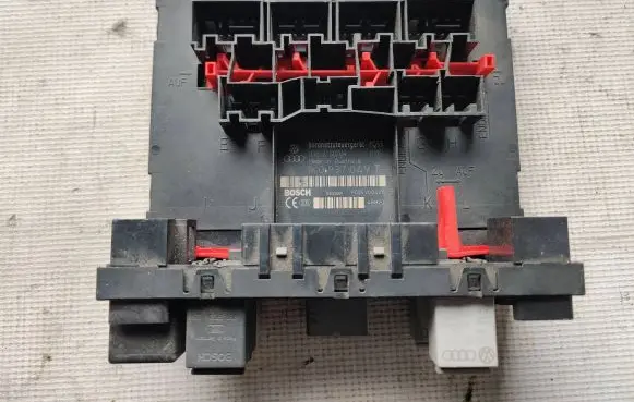 Volkswagen Touran I Comfort/convenience module 1K0937049T F005V00497 H30S0704