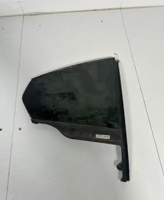 BMW 3 G20 G21 Rear vent window glass 7425088