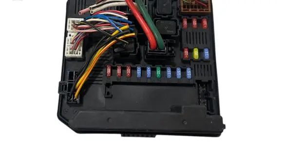 Nissan Qashqai Fuse module 284B7JD02A 6662040959 518975032
