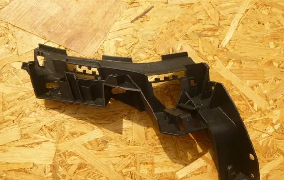 Volkswagen Golf Plus Rear bumper mounting bracket 5M0807393A