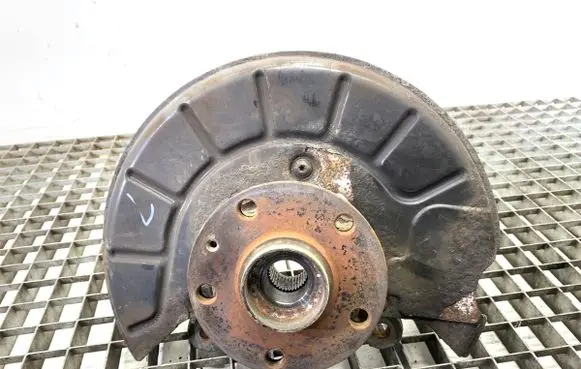 Volkswagen PASSAT B7 Front wheel hub spindle knuckle 