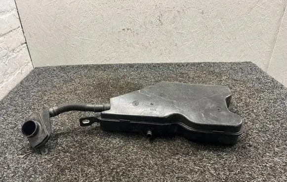 BMW i4 Windshield washer fluid reservoir/tank 7427885