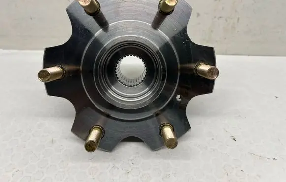 Mitsubishi Pajero Front wheel hub spindle knuckle MR455620