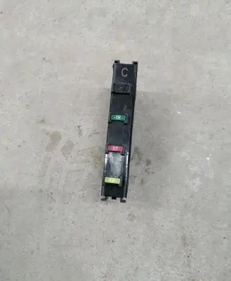Toyota Yaris Fuse module 8264147020 72818502