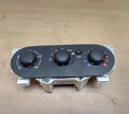 Opel Vivaro Climate control unit XE1085324A