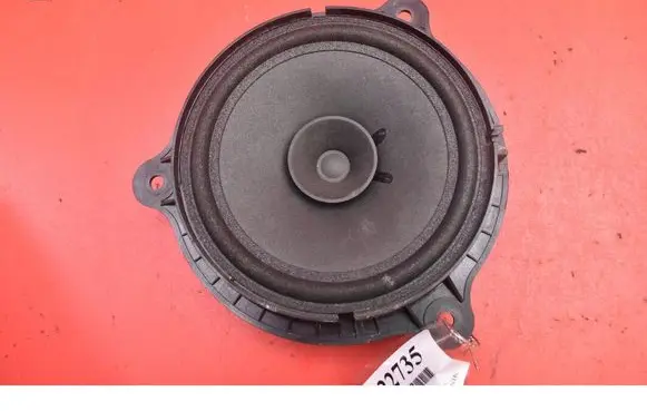 Nissan Juke I F15 Subwoofer speaker 