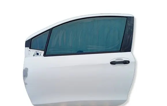 Toyota Yaris Front door 