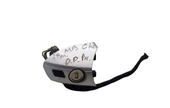 Mercedes-Benz C AMG W204 Front door lock (next to the handle) A2047600218