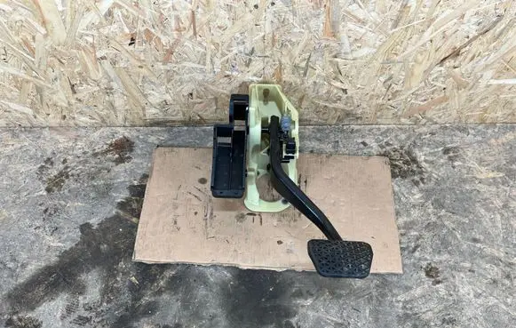 BMW 5 F10 F11 Brake pedal 9144253