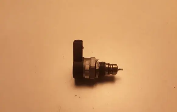 Skoda Fabia Mk3 (NJ) Fuel pressure sensor 057130764AB