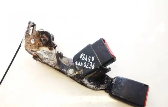 Peugeot 406 Middle seatbelt buckle (rear) 