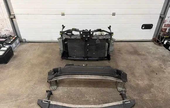 Toyota C-HR I Radiator support slam panel 165610T210