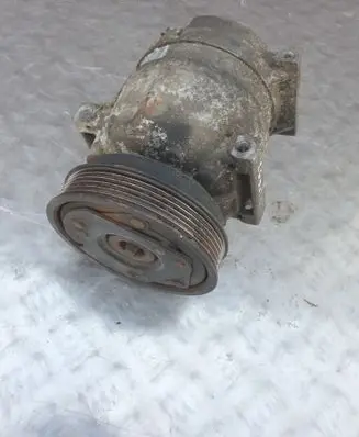 Renault Megane I Air conditioning (A/C) compressor (pump) 7700103536