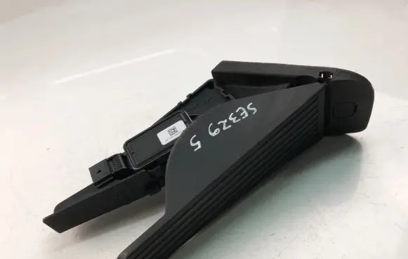 Volvo XC90 Accelerator throttle pedal 31445780