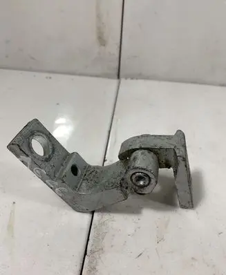 Audi A6 S6 C6 4F Front door lower hinge A046573