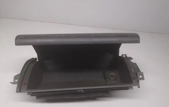 Glove box