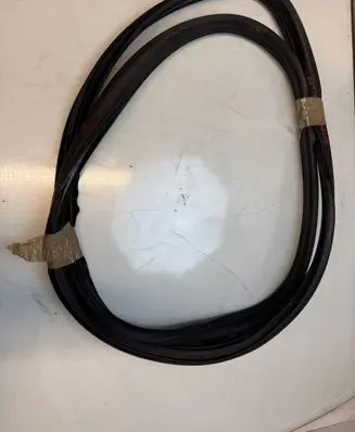Opel Astra H Front door rubber seal 321132