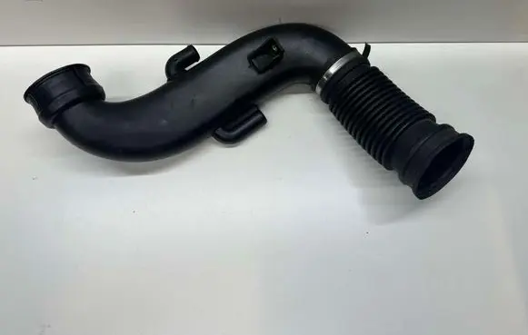 Air intake hose/pipe