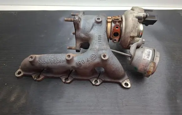 Volkswagen PASSAT B7 Turbo 4937311030