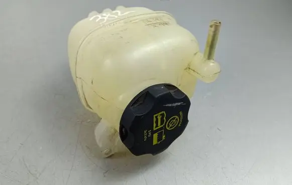 Jeep Wrangler Coolant expansion tank/reservoir 68290093 20402