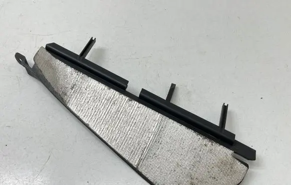 Volkswagen Transporter - Caravelle T5 Battery tray heat shield 7E0805283B