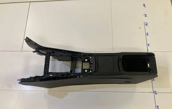 Peugeot 308 Center console 96775883 1300939X 96775880
