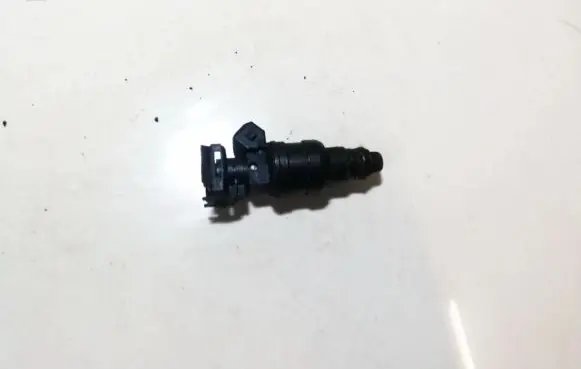 Peugeot 406 Fuel injector 0280150446