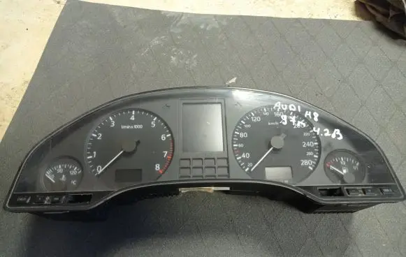 Audi A8 S8 D2 4D Speedometer (instrument cluster) 4D0919033F