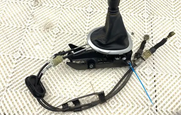 Nissan Juke I F15 Gear shift rod 341011KG0B