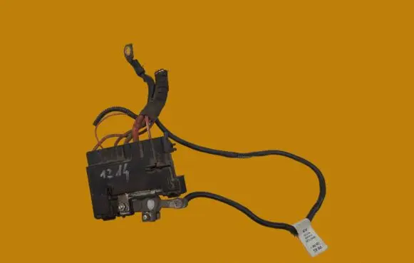 Audi A1 Positive cable (battery) 6R0937550