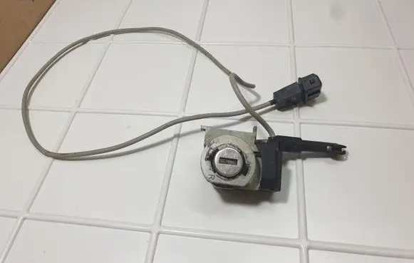 Audi A3 S3 8L Coupe door lock (next to the handle) PA6GF15