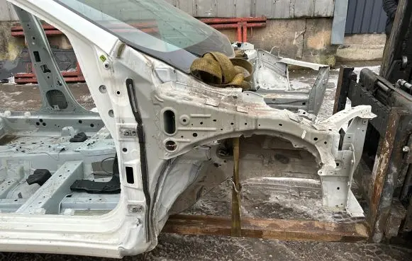 Nissan Pulsar Front quarter panel 