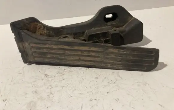 Volkswagen Golf Plus Accelerator throttle pedal 1K1721503M 6PV00889000