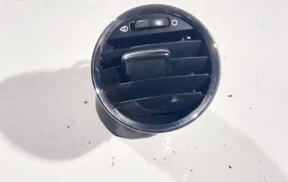 Peugeot 308 Dash center air vent grill