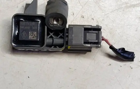 Renault Captur Airbag deployment crash/impact sensor 988326121RU5 988326121R 5WK44445