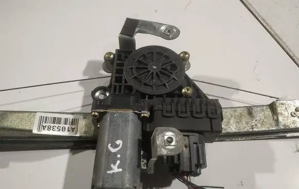 Ford Mondeo Mk III Rear door window regulator motor 0130821773