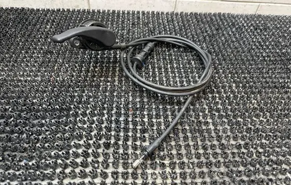 Renault Captur Engine bonnet (hood) release handle 