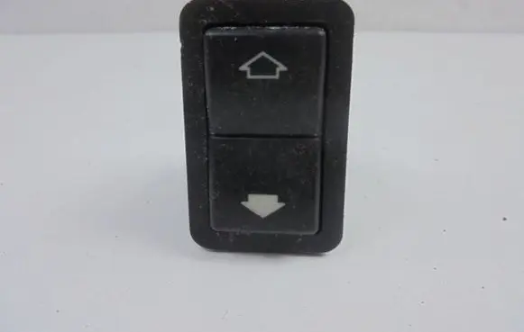BMW 5 E39 Electric window control switch 8368974